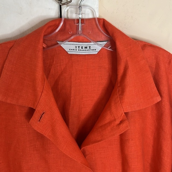 ITEMZ Chris Baumgartner Linen Button Down Asymmetrical Hem Shirt - Picture 4 of 11